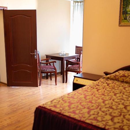 Vila Muntenia Hotel تشيسيناو المظهر الخارجي الصورة