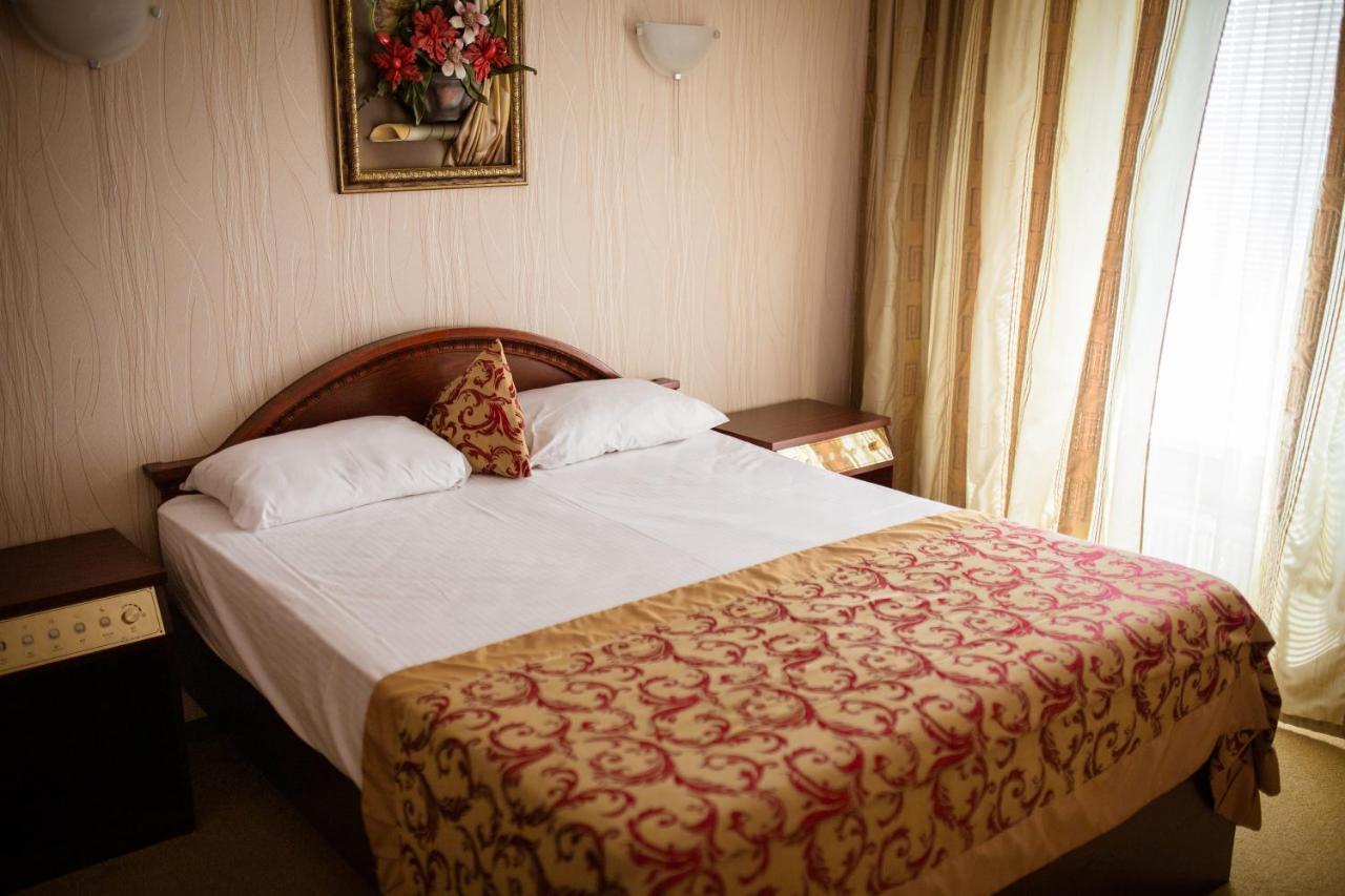 Vila Muntenia Hotel تشيسيناو المظهر الخارجي الصورة