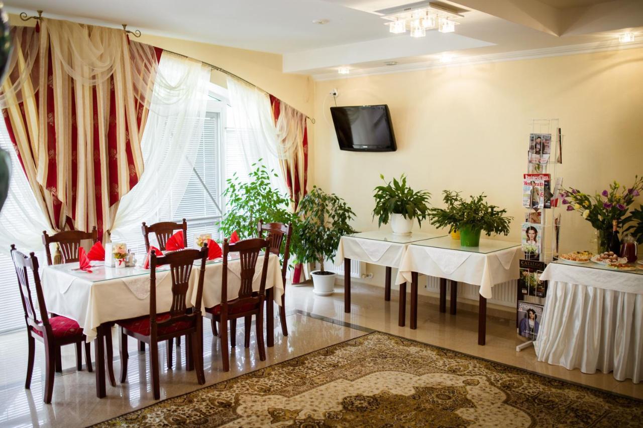 Vila Muntenia Hotel تشيسيناو المظهر الخارجي الصورة