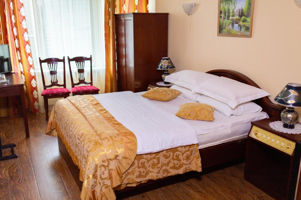 Vila Muntenia Hotel تشيسيناو المظهر الخارجي الصورة